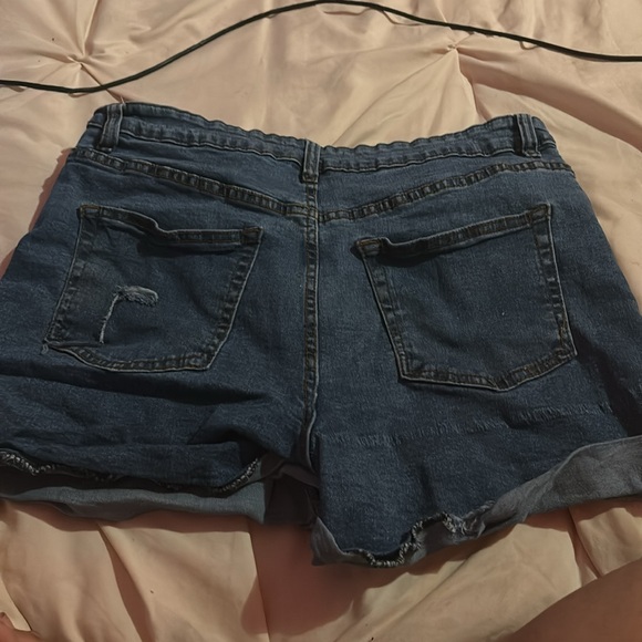 Blue Jean shorts - Picture 2 of 2